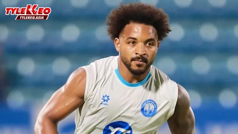 Tiền Đạo Nguyễn Xuân Son Trở Lại Sau 10 Tháng: Tin Vui Cho Đội Tuyển Việt Nam Tiền đạo Nguyễn Xuân Son trở lại sau quãng thời gian dài chiến đấu với chấn thương